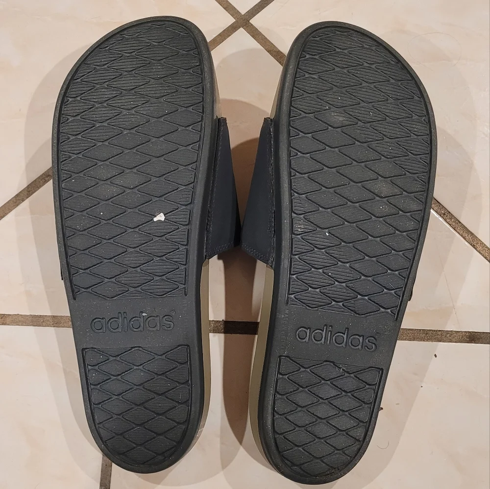 Adidas slides - Picture 4 of 8
